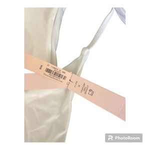 NWT Victoria’s Secret white cheeky string bikini bottoms size M